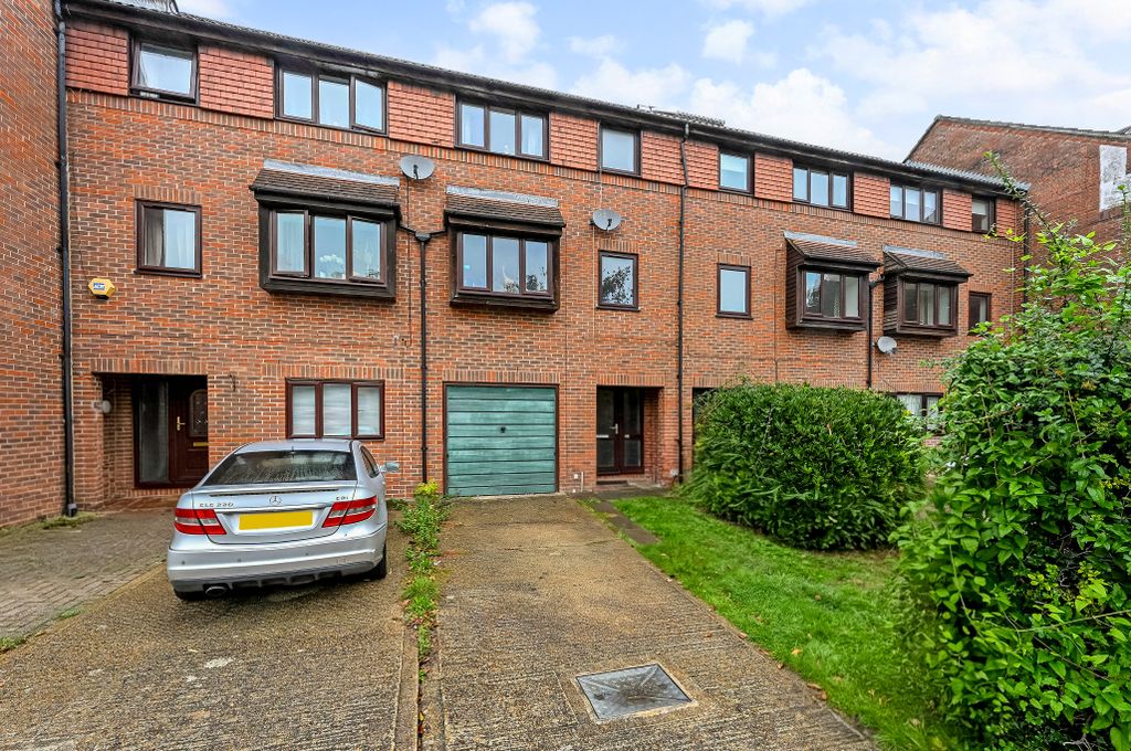Property photo 1 of 17 Ph19_6847733