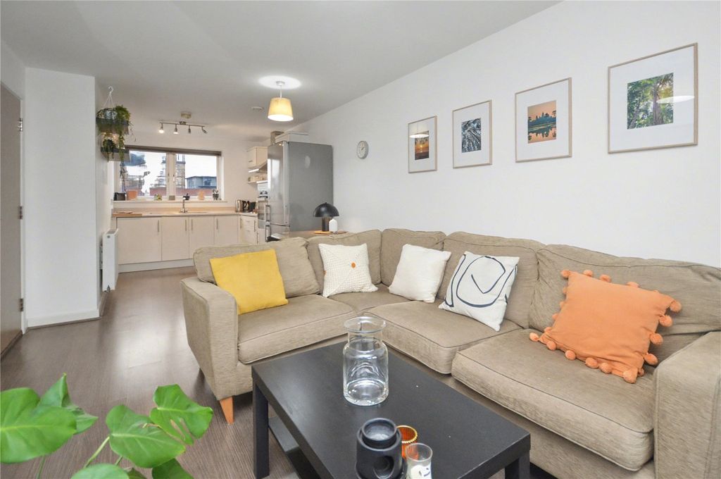 Property photo 2 of 15 Picture 2