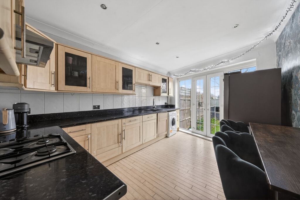 Property photo 3 of 16 1424267-12-69c3c4...