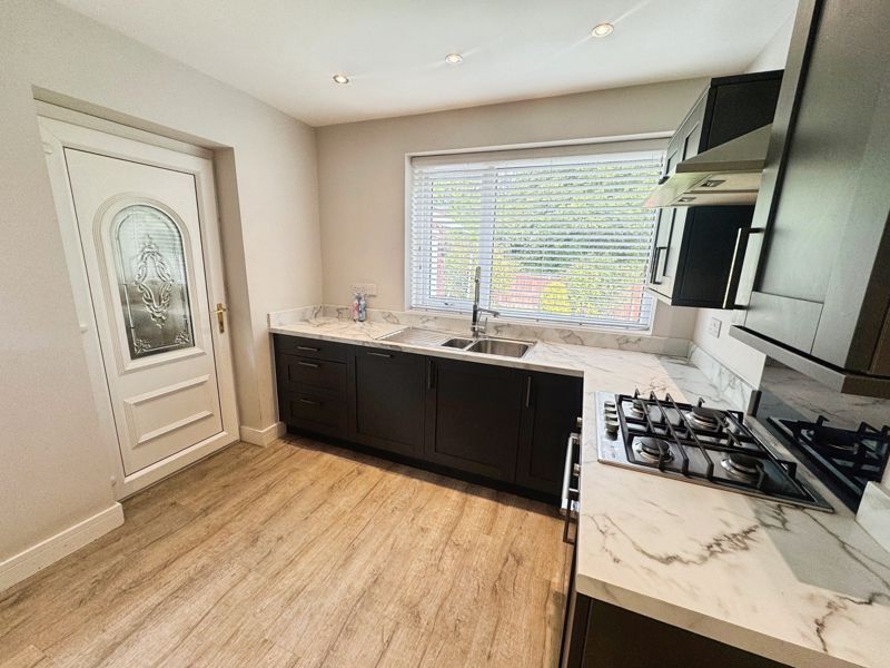 Property photo 3 of 8 Photo 5