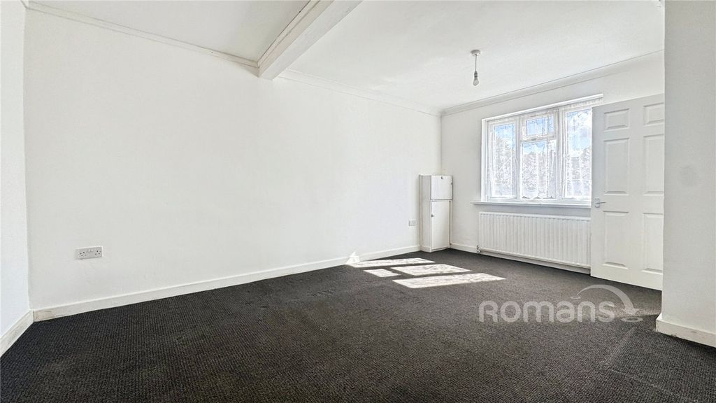 Property photo 3 of 14 Living Room