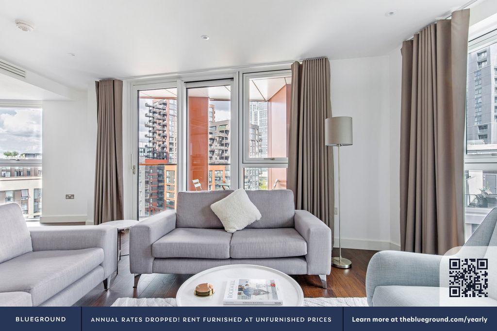 Property photo 3 of 44 Living Room