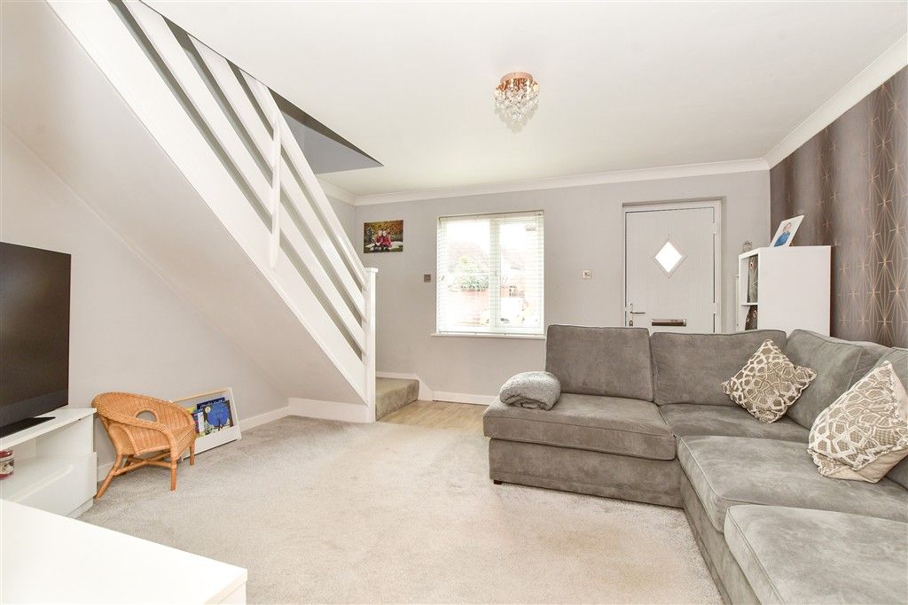 Property photo 3 of 12 Lounge