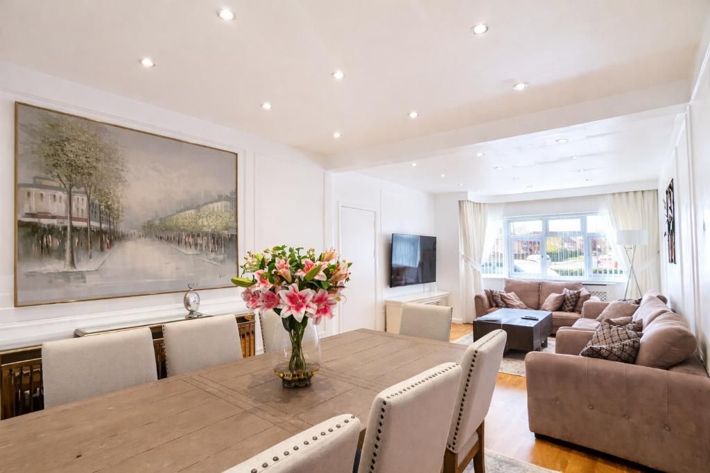 Property photo 3 of 18 Photo 3