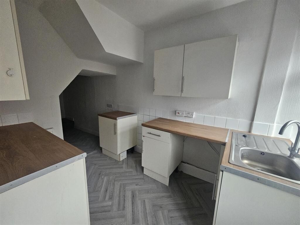 Property photo 1 of 4