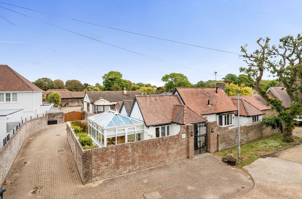 Property photo 1 of 27