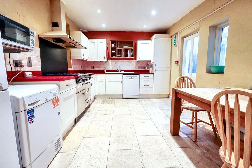 Property photo 3 of 15 Picture No. 11