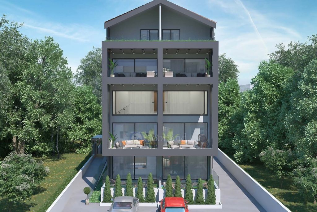 Property photo 2 of 8