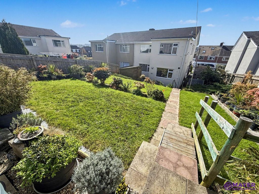 Property photo 3 of 11