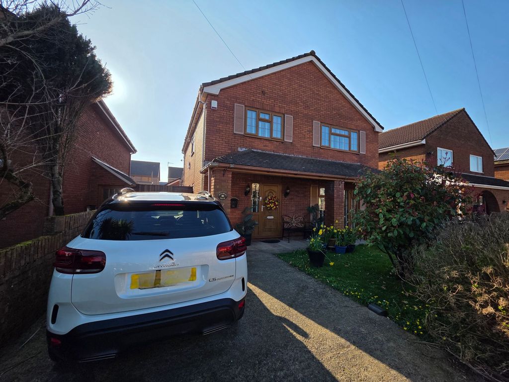 Property photo 1 of 15 Front Aspect