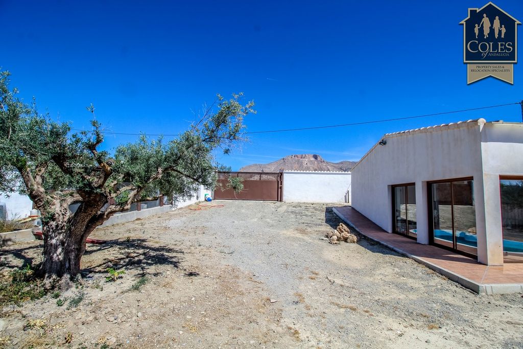 Property photo 3 of 33