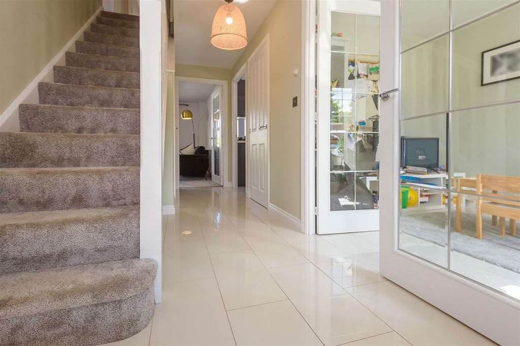 Property photo 2 of 19 45Morleycarrdrive-32.Jpg