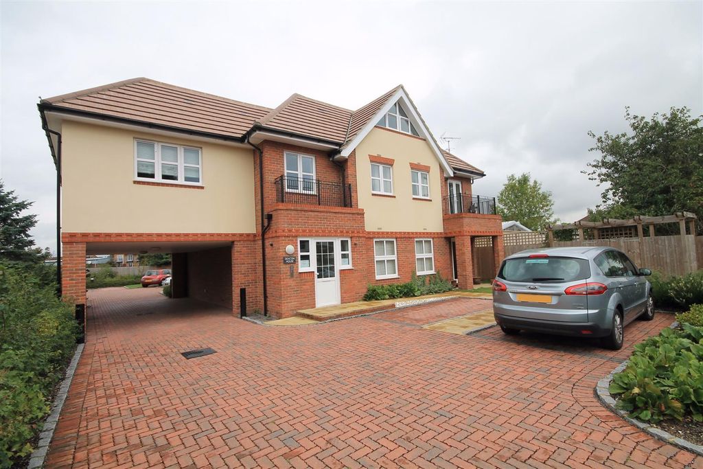 Property photo 1 of 8 Deacon House Front Shott.Jpg