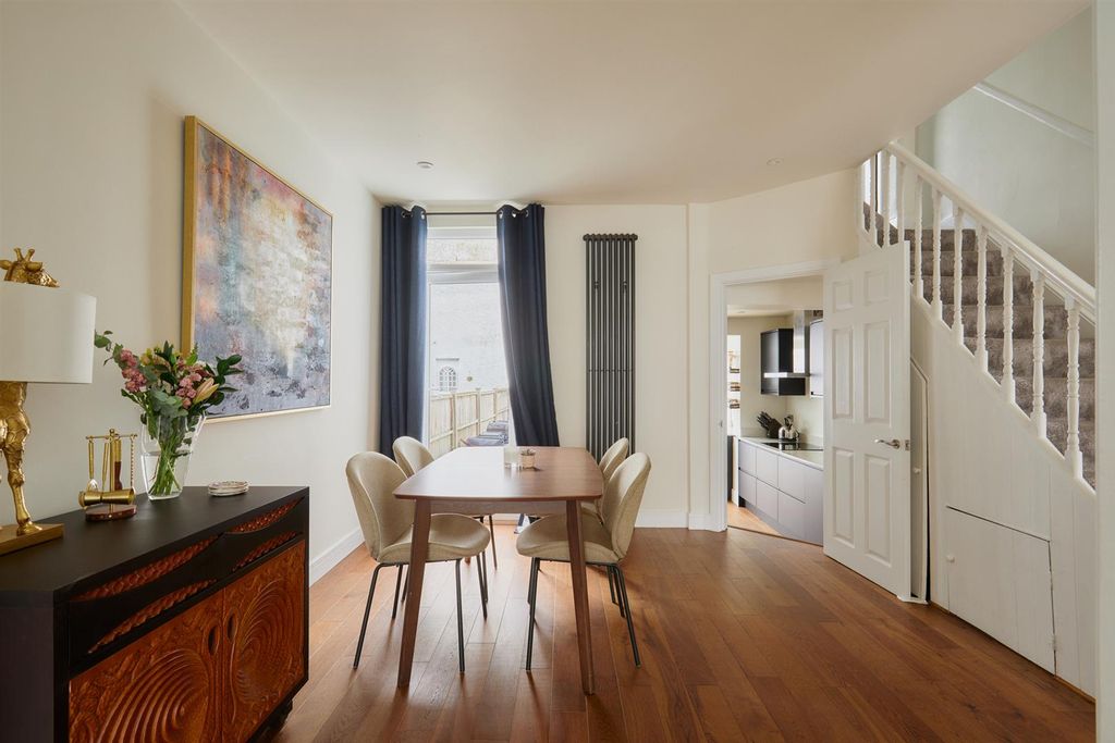 Property photo 1 of 30