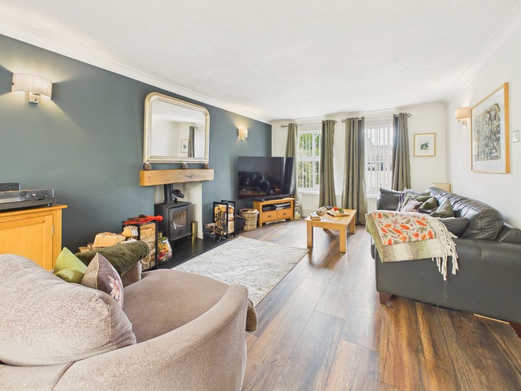 Property photo 2 of 24 5385304