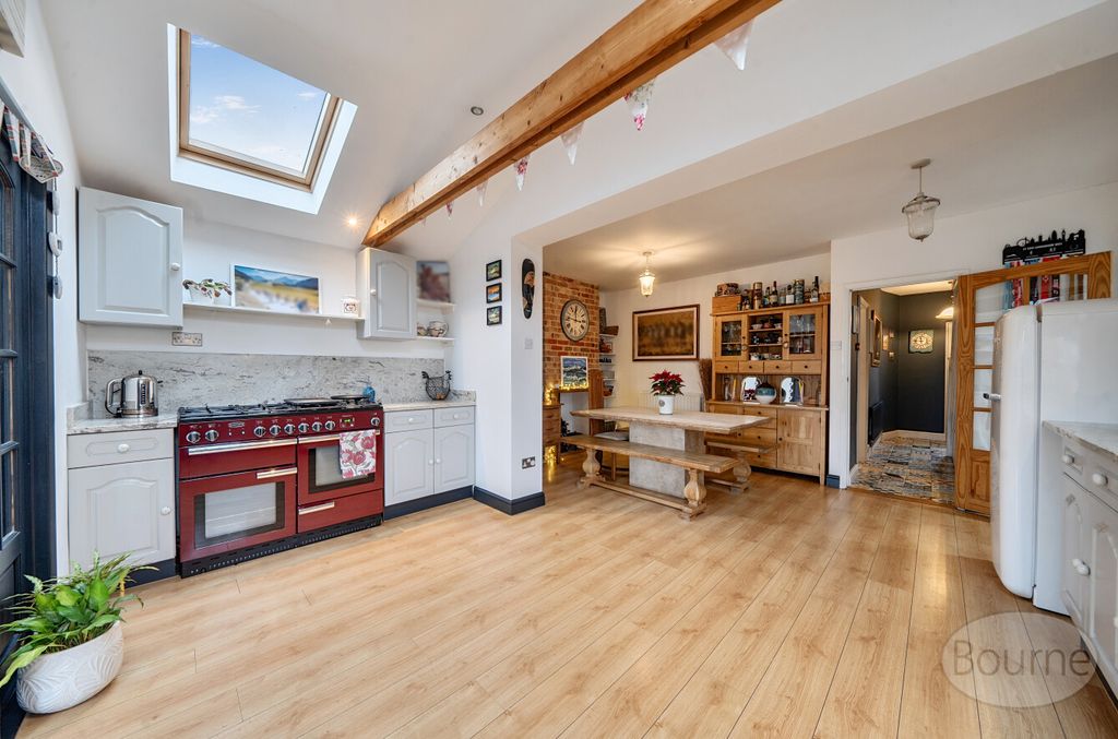 Property photo 3 of 18 Bdc37Ae4-d112-49B...