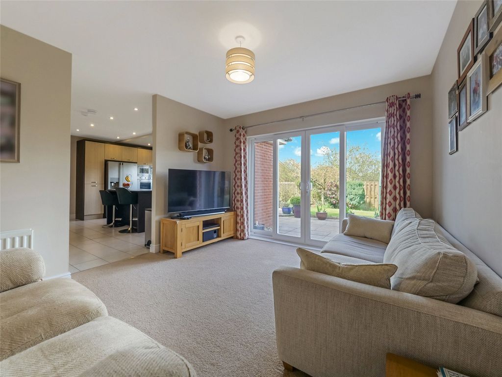 Property photo 3 of 21 Picture No. 15