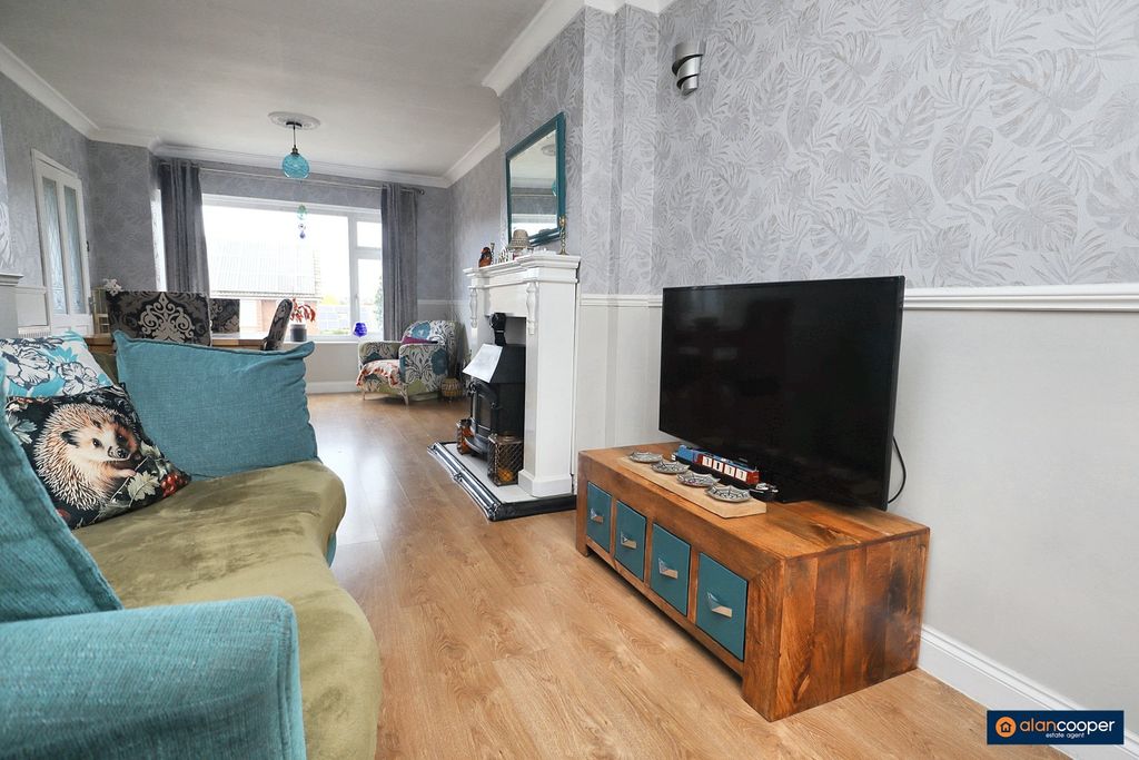 Property photo 2 of 22 4610554