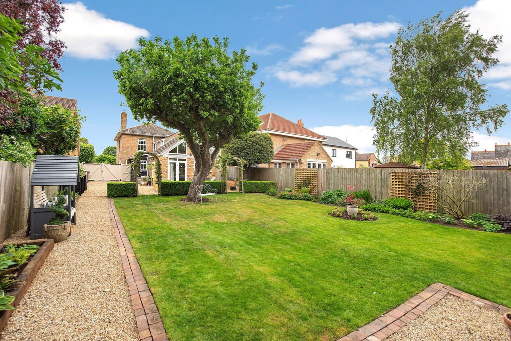 Property photo 3 of 40