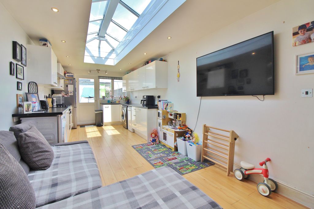 Property photo 2 of 13