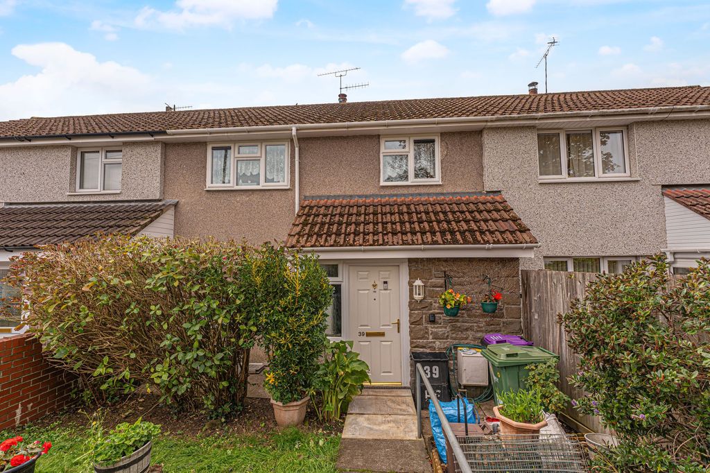 Property photo 1 of 32