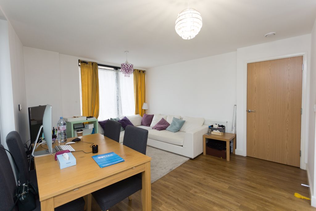 Property photo 3 of 11 Photo 8