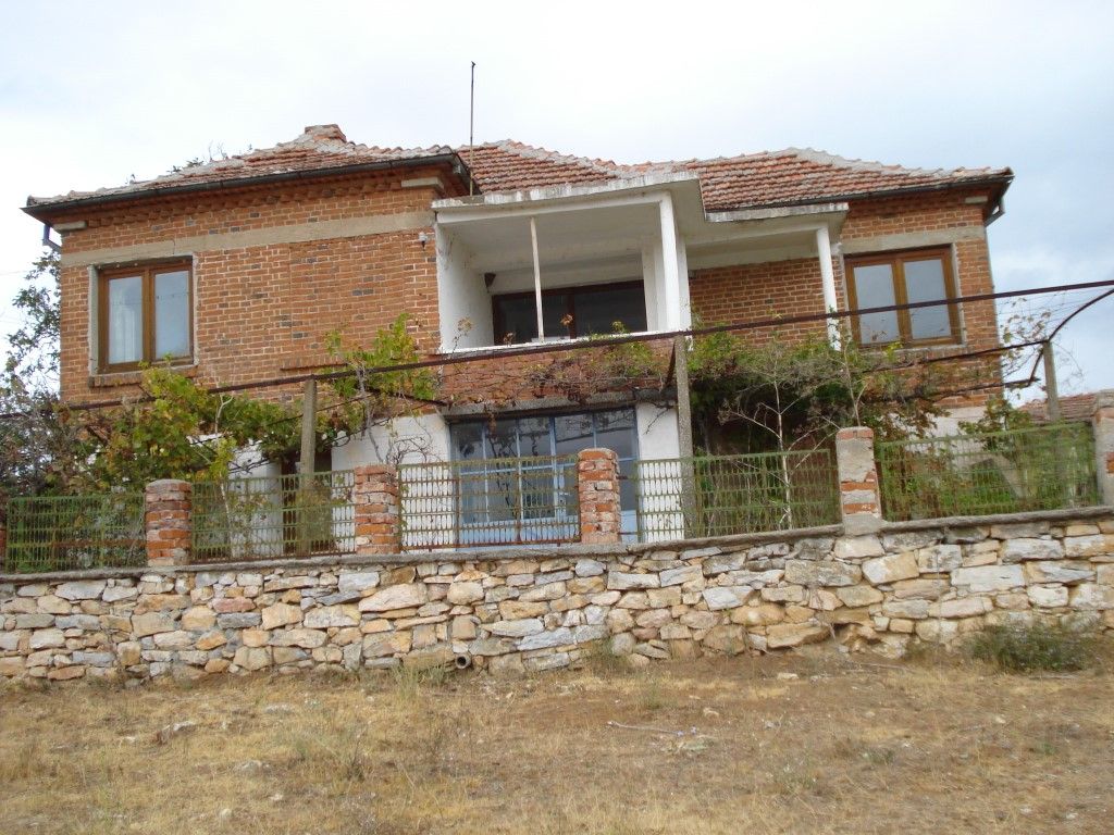 Property photo 1 of 6