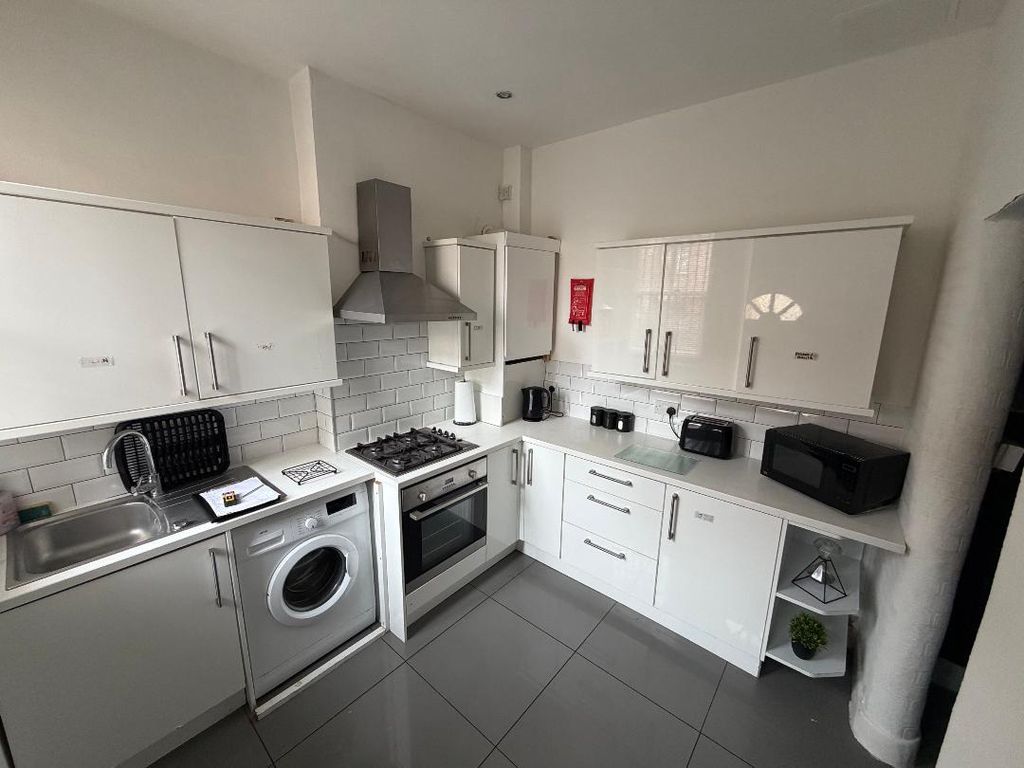 Property photo 3 of 12 Photo 12
