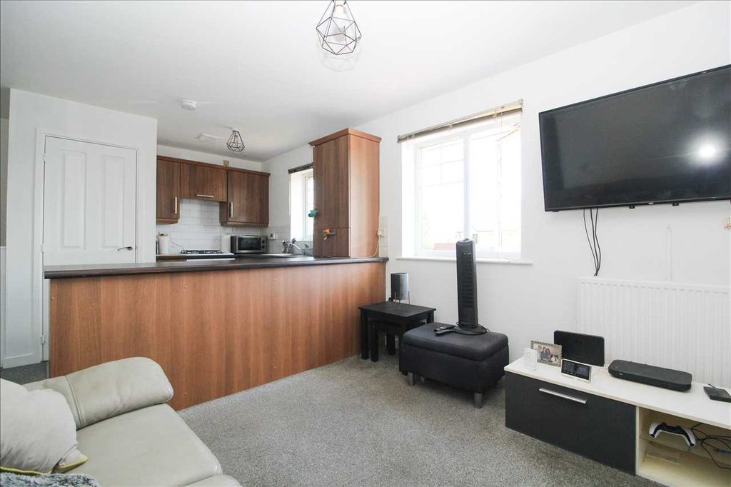 Property photo 2 of 12 Feature Photo