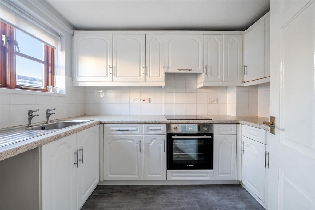 Property photo 2 of 13 Kitchen