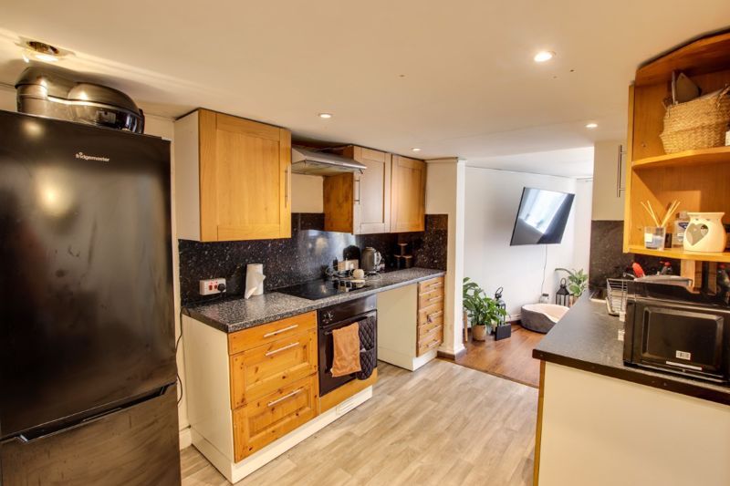 Property photo 2 of 10 Photo 4