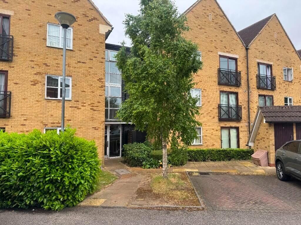 Property photo 1 of 13 Two Bedroom Flat To Rent