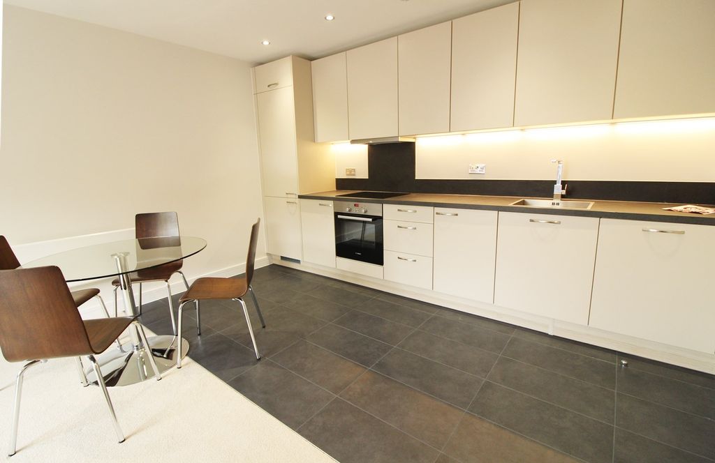 Property photo 3 of 6 Kitchen