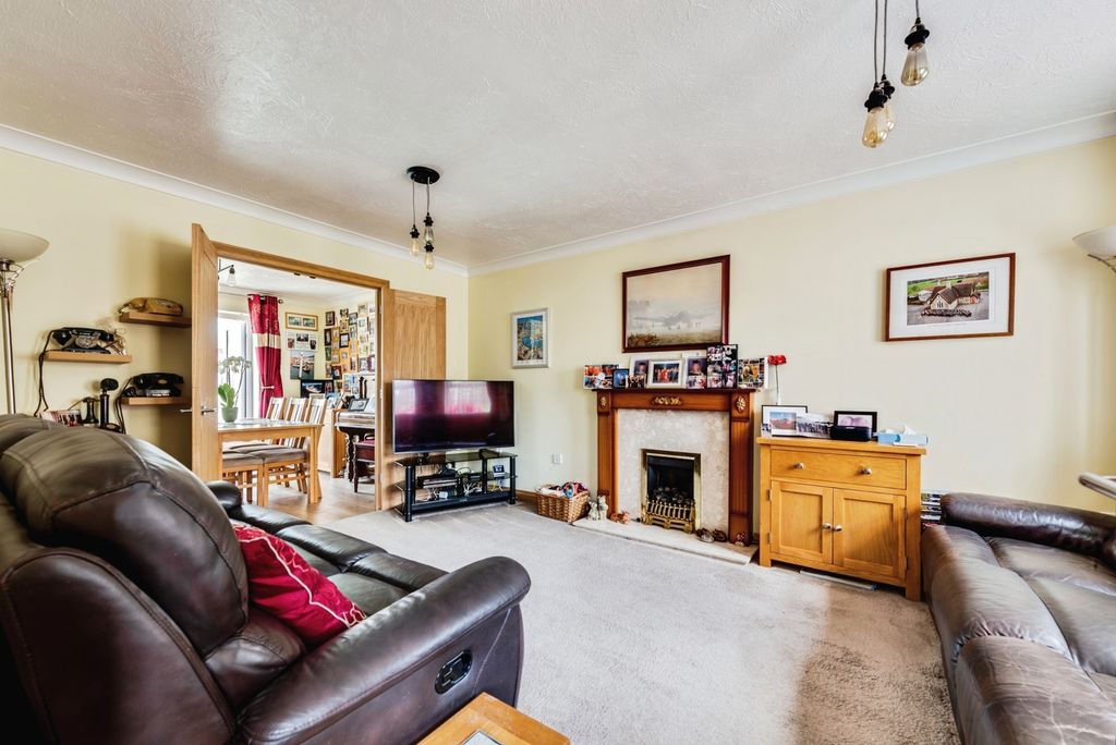Property photo 3 of 19 Pbox-Img.Jpg