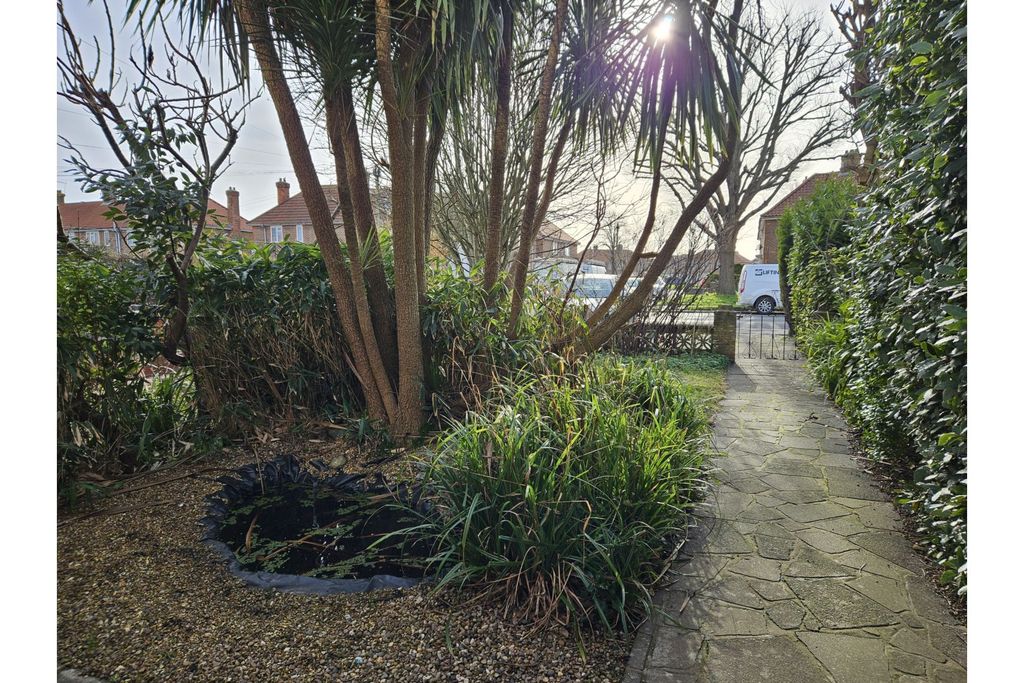 Property photo 3 of 41