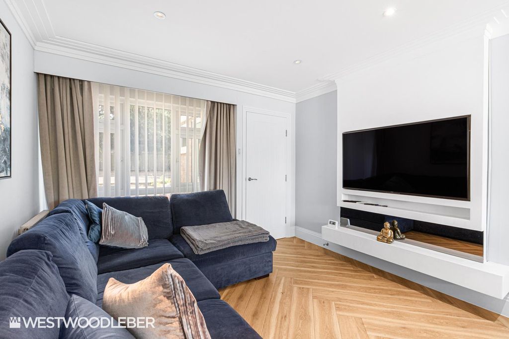 Property photo 3 of 36 Greencoates_31.Jpg