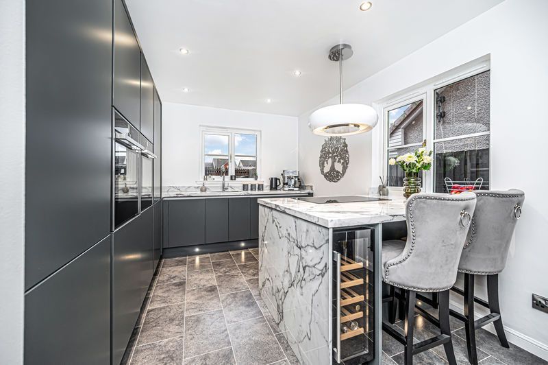 Property photo 2 of 34 Breakfasting Kitchen