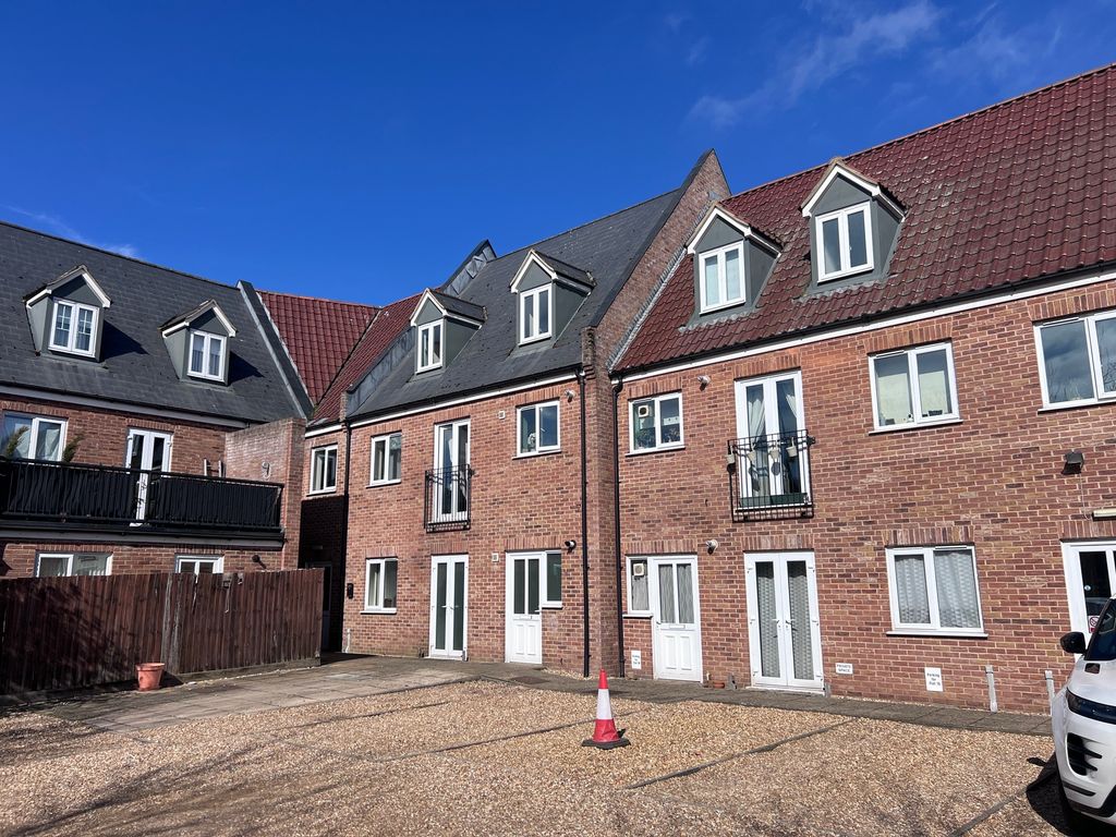 Property photo 1 of 5 Front