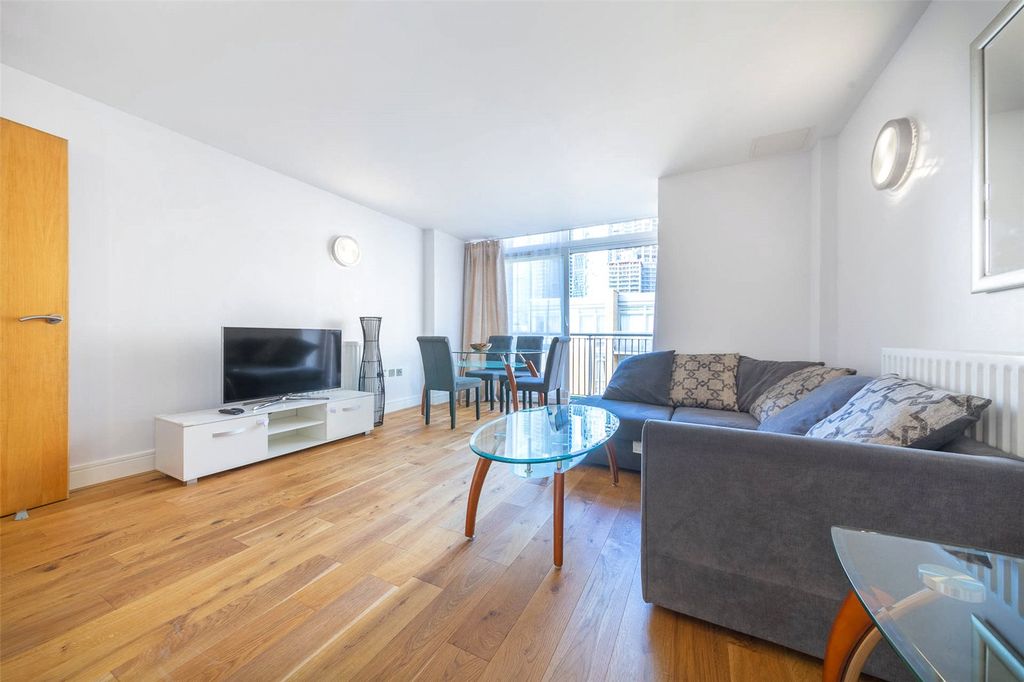 Property photo 2 of 21 Picture No. 17