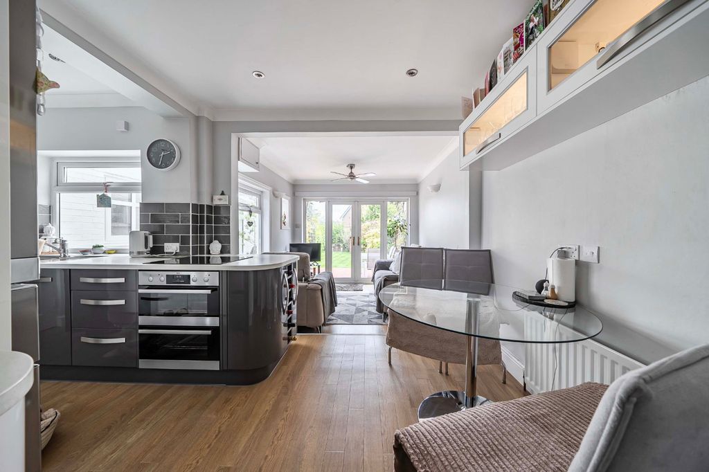 Property photo 2 of 19 Sitting Room/Kitchen