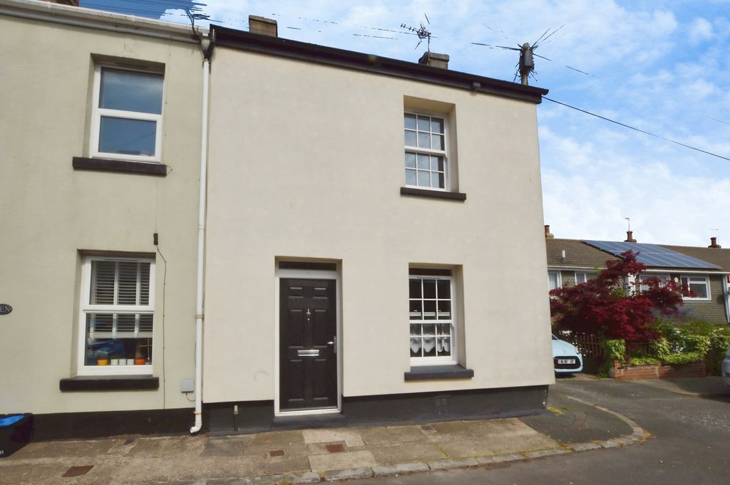 Property photo 1 of 15 1 - Front