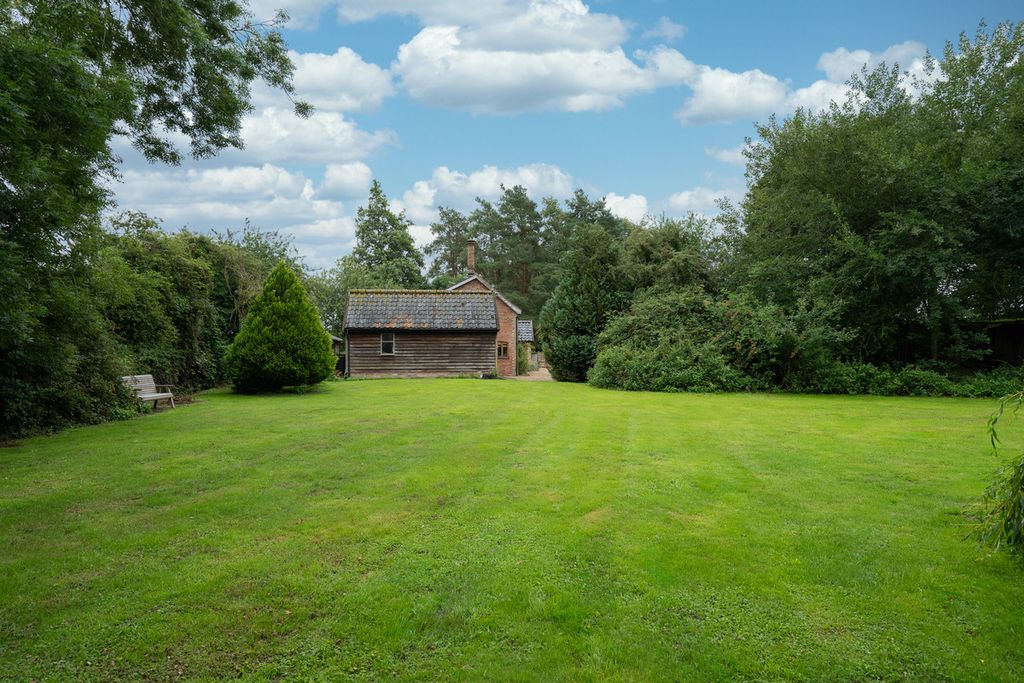 Property photo 3 of 31