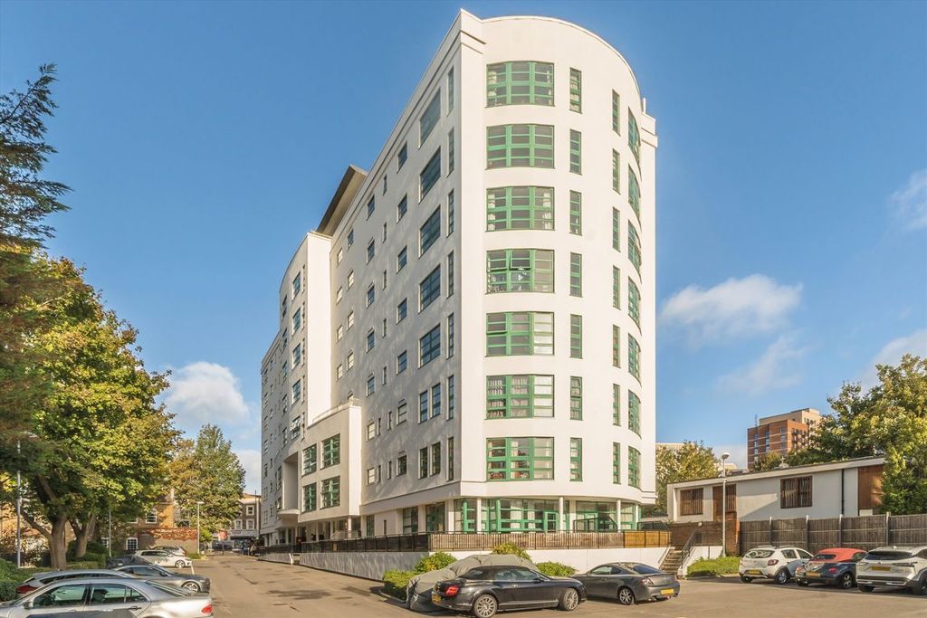 Property photo 1 of 4