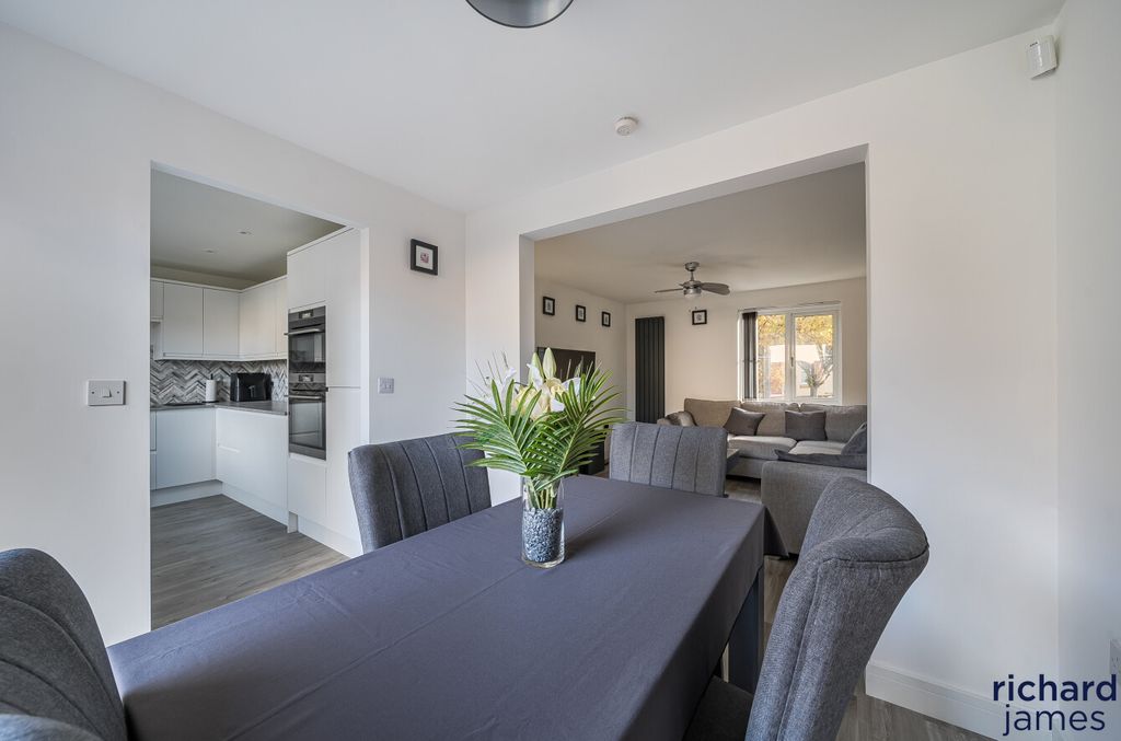 Property photo 3 of 14 Fecee7408Cb04E9386719d234Efeb15B