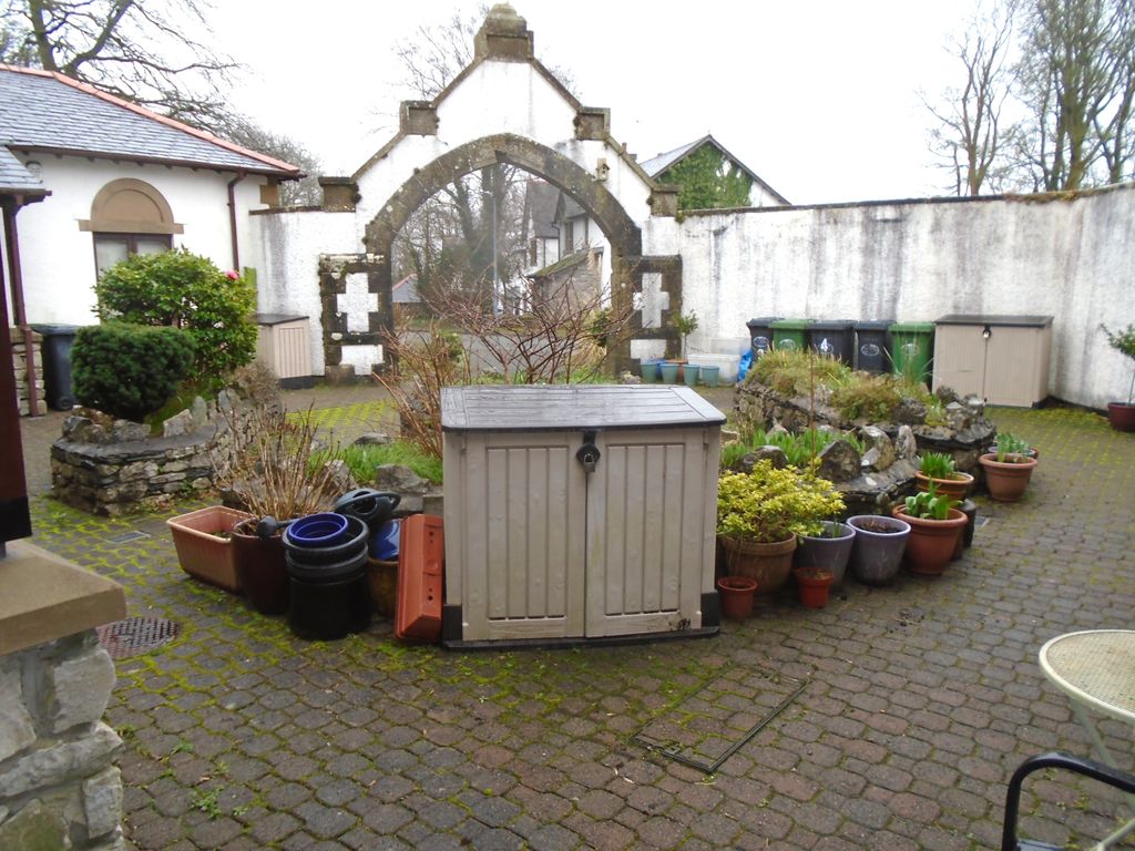 Property photo 2 of 21