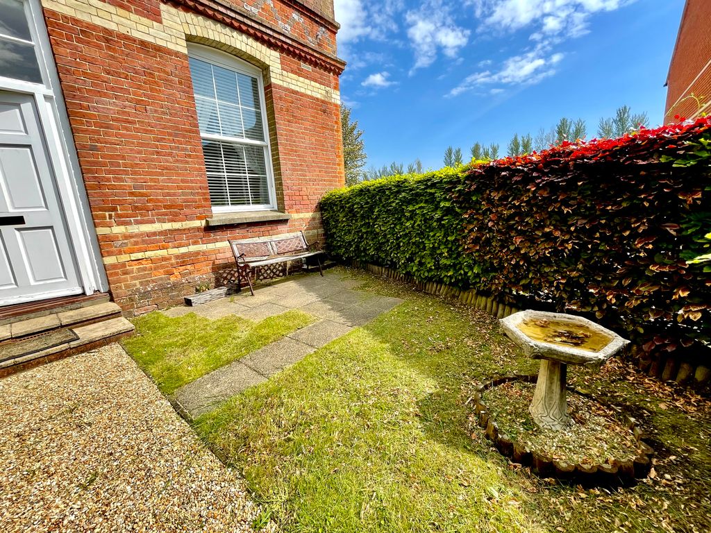 Property photo 2 of 11