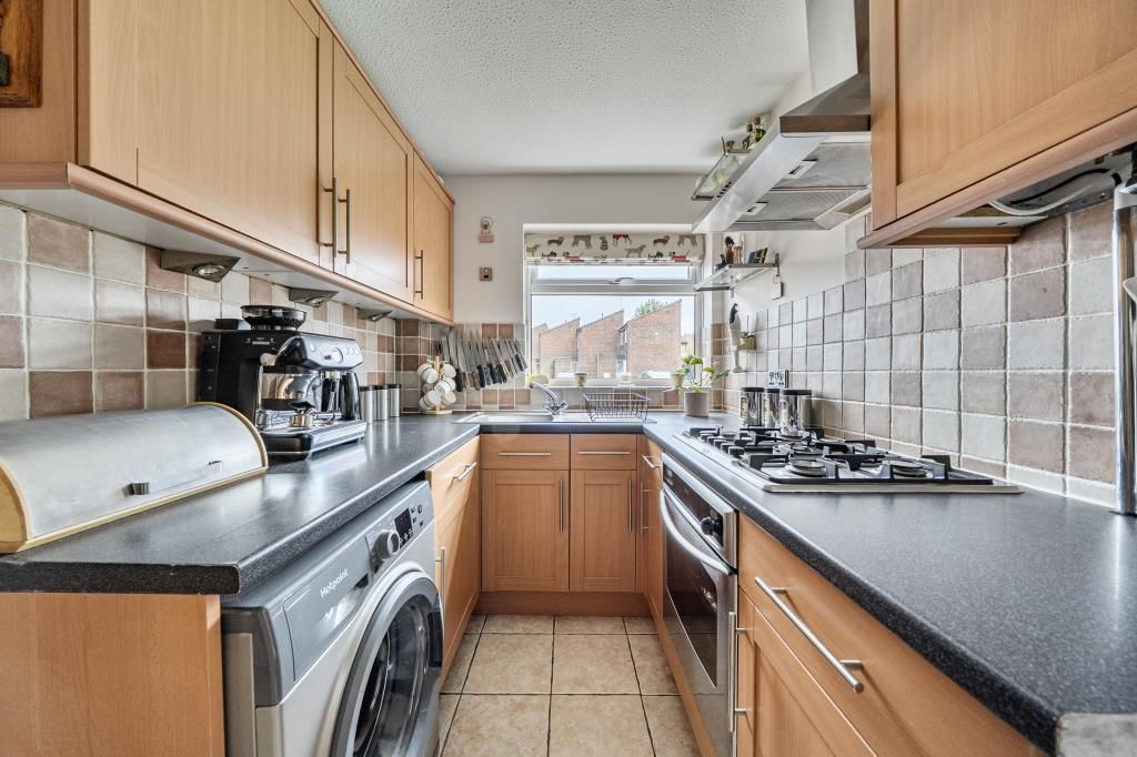 Property photo 2 of 19 Kitchen