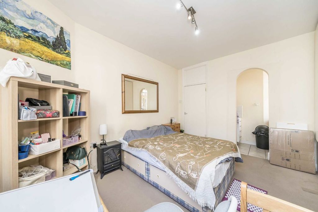 Property photo 3 of 4