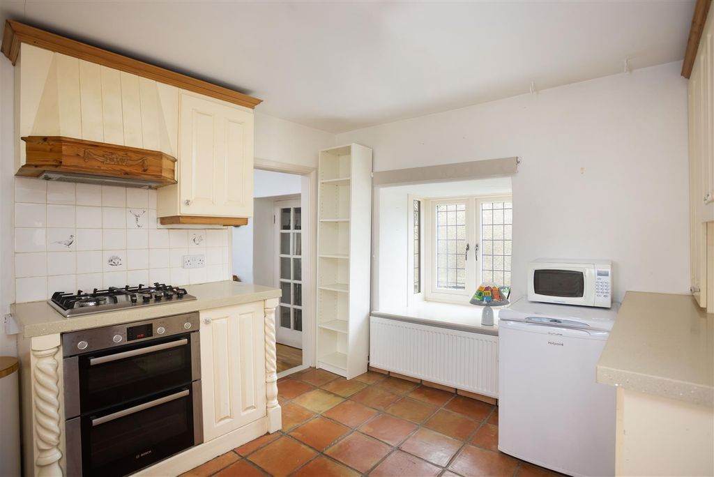 Property photo 2 of 12 00006.Jpg