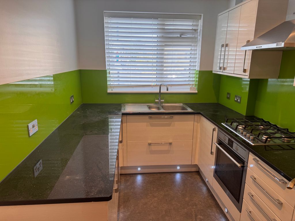 Property photo 1 of 7 Kitchen